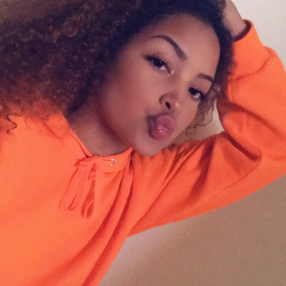 Meet your Posher, Anissa
